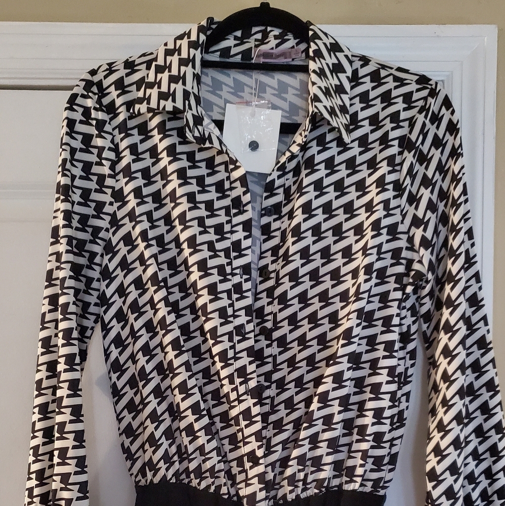 NWT Zurich Button Down Houndstooth Bodysuit